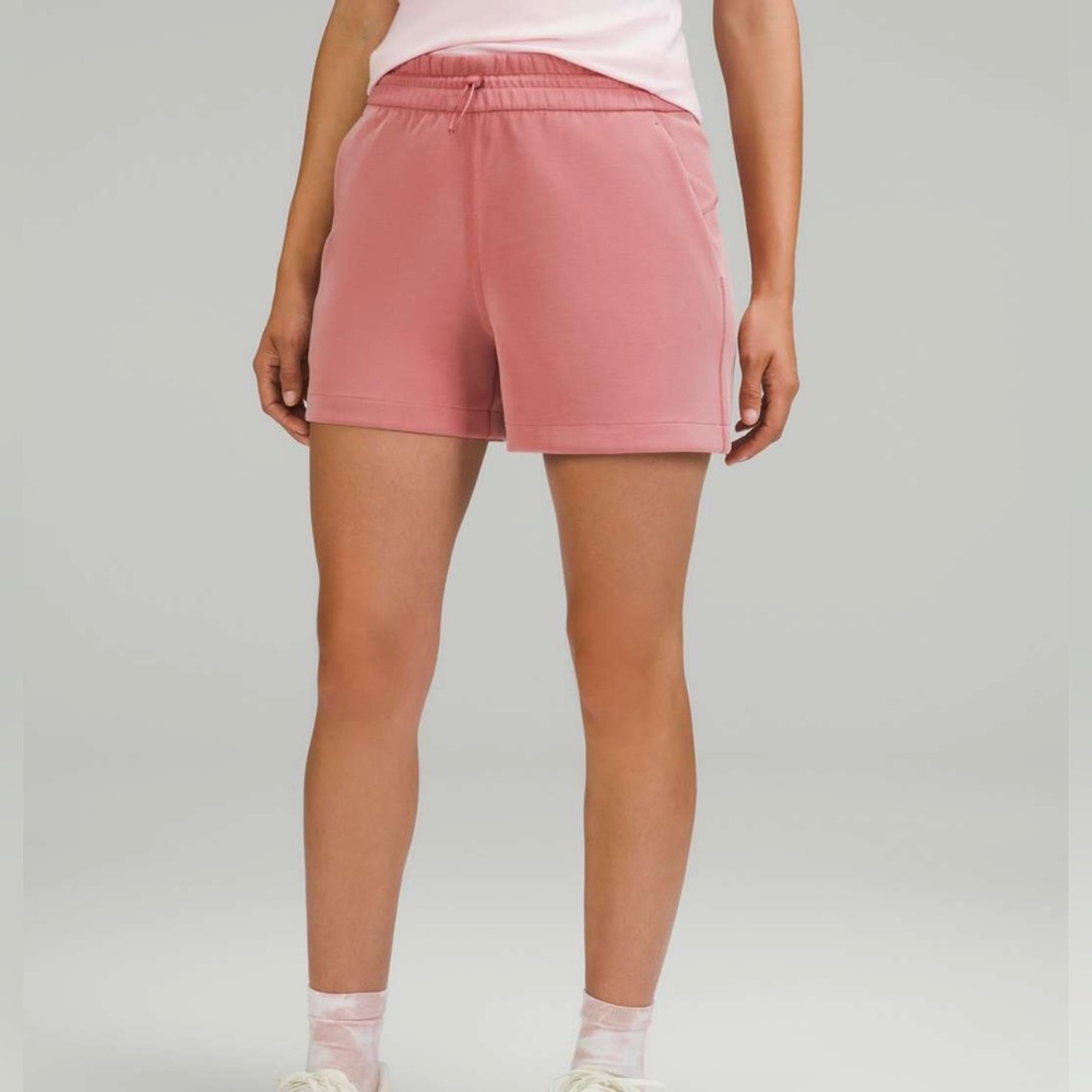 Lululemon softstreme short size 4 brier rose